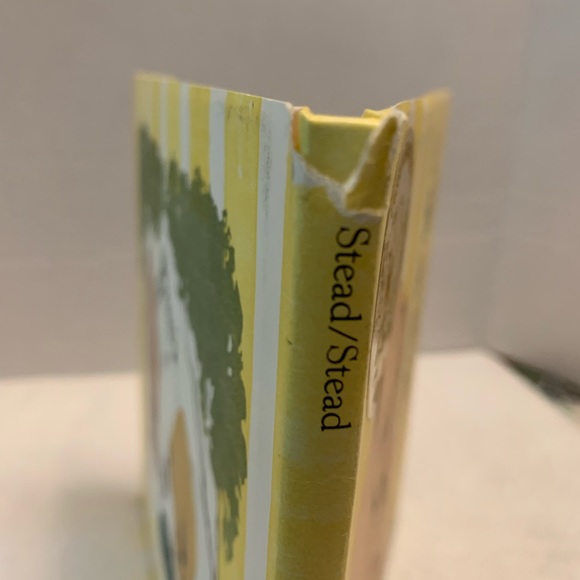 Bundle of 2 children’s books. Must read on. - Picture 5 of 5